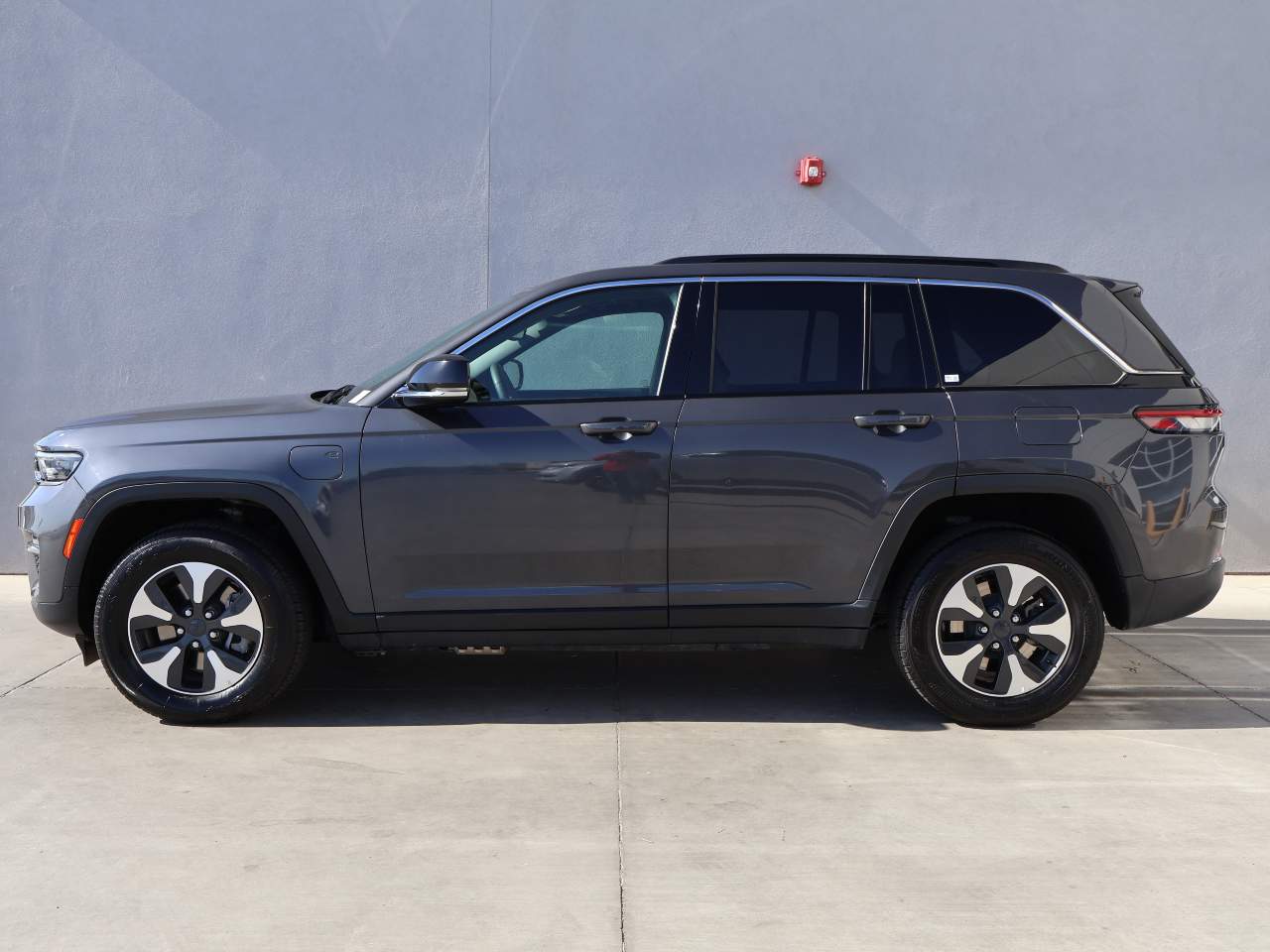 jeep grand cherokee 2024 1C4RJYB69RC116880 image jeep grand cherokee 2024 1C4RJYB69RC116880 image